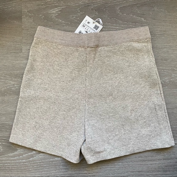 Zara Ribbed Shorts - Picture 4 of 8